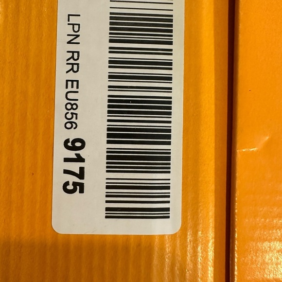 Miz Mooz 100% leather white loafer shoes size 8 New in box - Picture 9 of 9